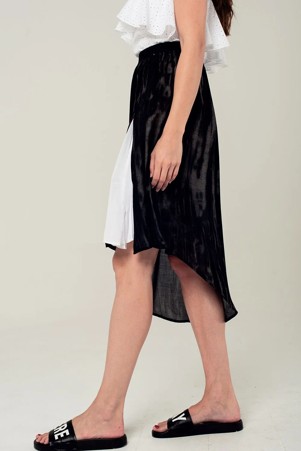 Asymmetric hem skirt in black and gray print