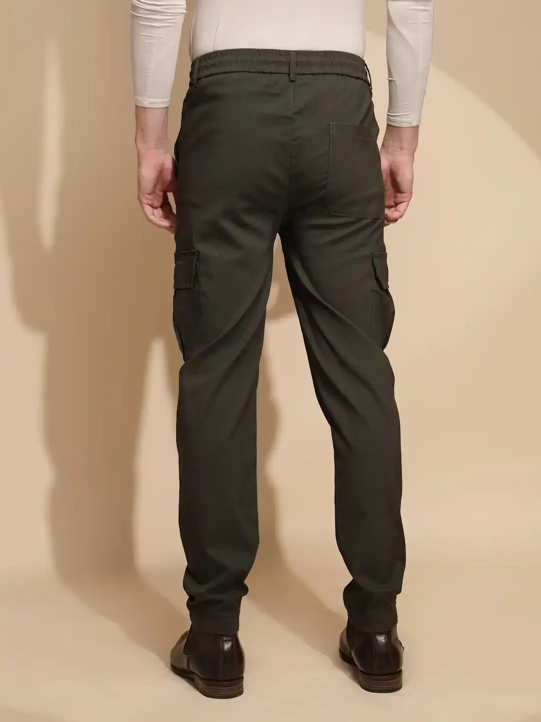 Men Olive Solid Polyester Blend Mid Rise Cargo Pant