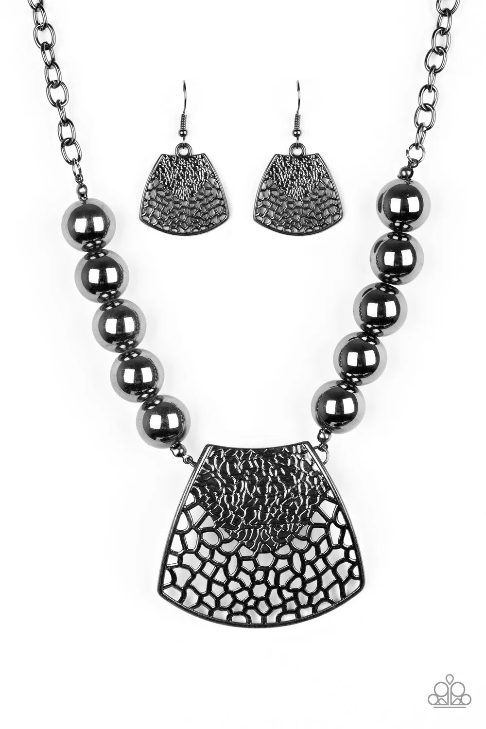 Paparazzi Accessories  - Large And In Charge #N76 Peg - Black Necklace