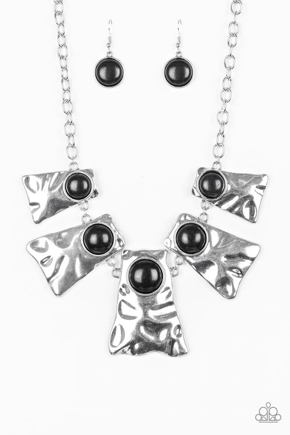 Paparazzi Cougar Necklace Black