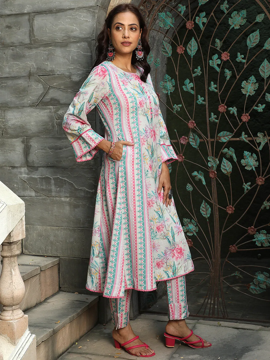 Pink Floral Print Flared Kurta With Pants