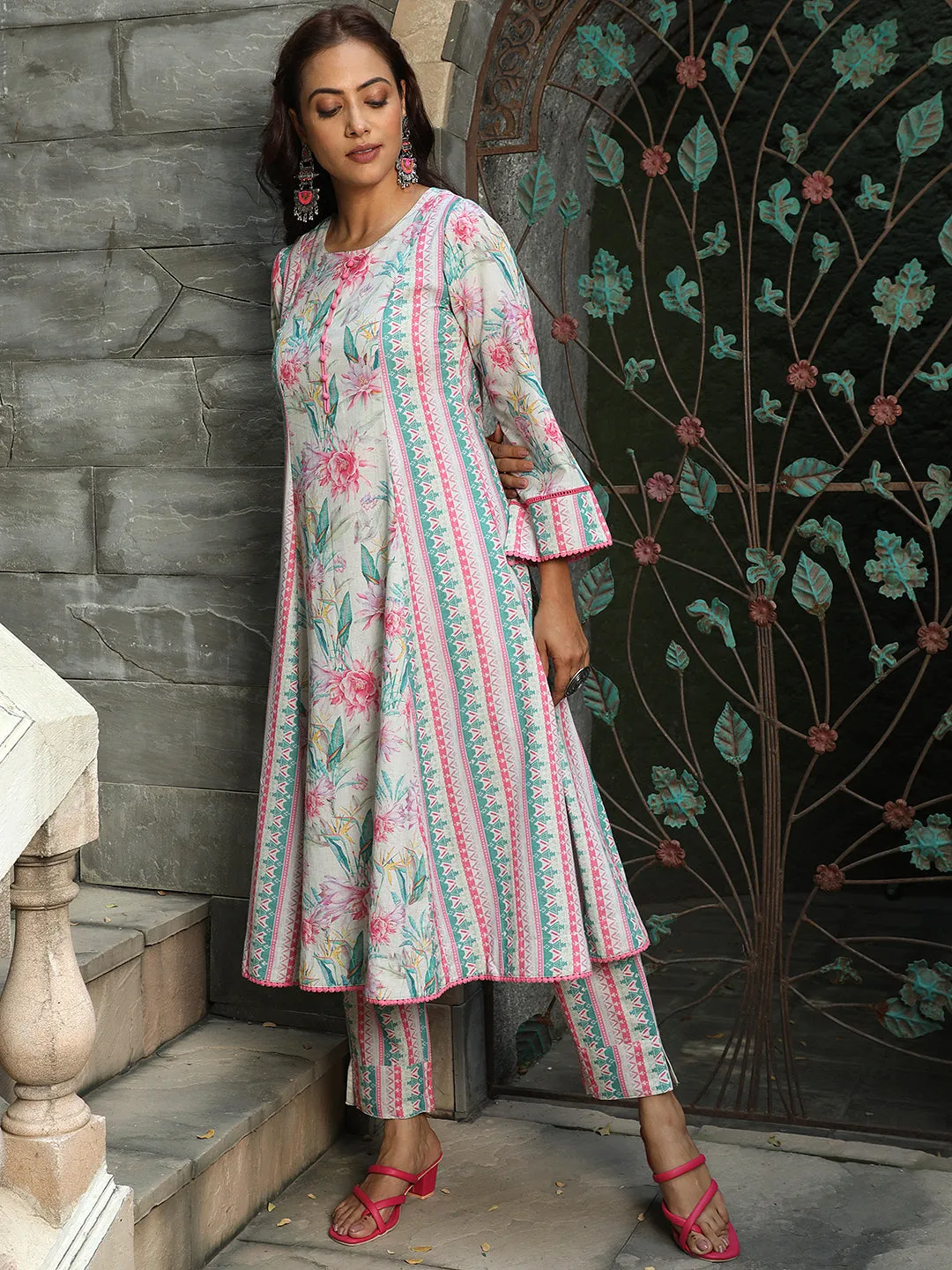 Pink Floral Print Flared Kurta With Pants