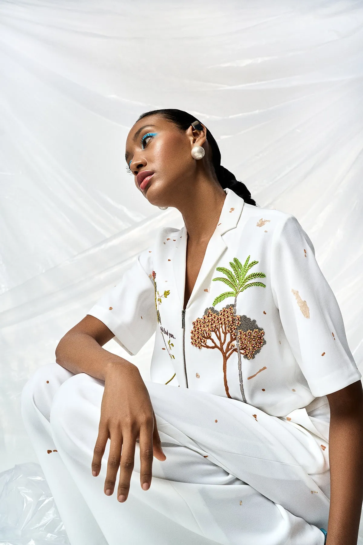 SUMMER PLANT CROPPED SHIRT WITH FLARED PANTS