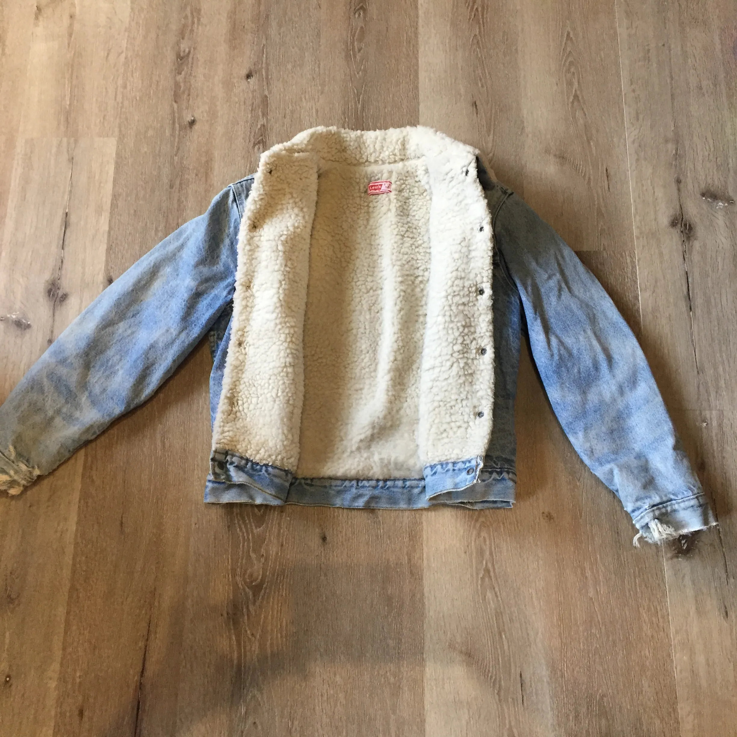 Vintage 1970’s Levi’s Trucker Sherpa Light Wash Denim Jean Jacket. Made in USA